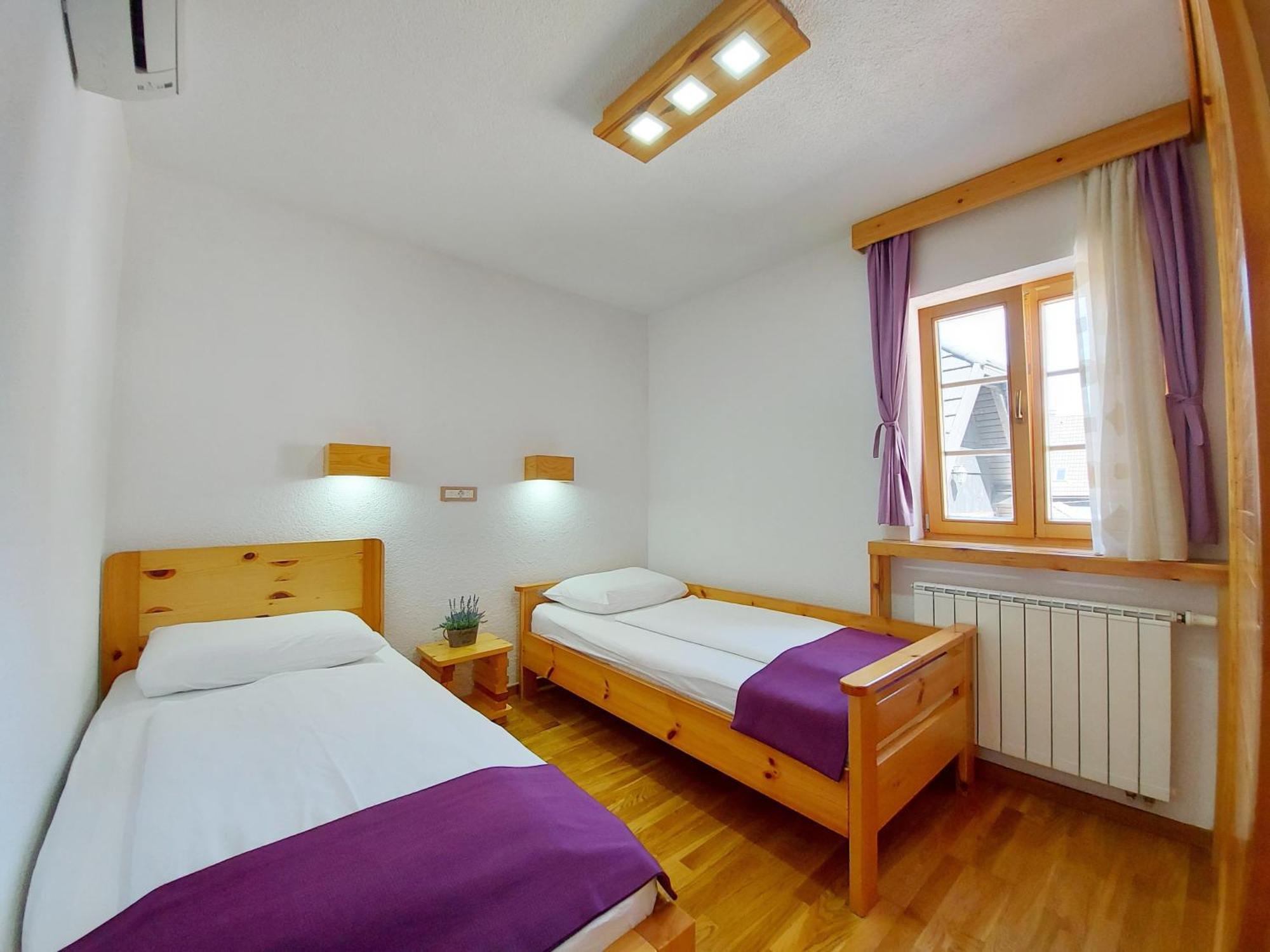 Plitvice Etno House II Bed & Breakfast Jezerce Bagian luar foto